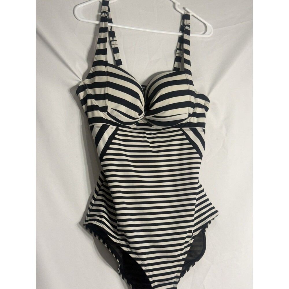 Torrid 1 Pc Bathing Suit Pineapple Bottom Swim Underwire Bra Sz 1 Or 14-16